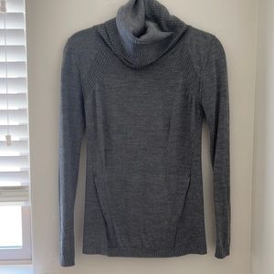 Lululemon light grey sweater